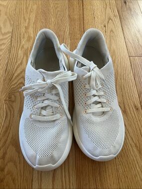 Kizik Lightweight White Knit Sneakers